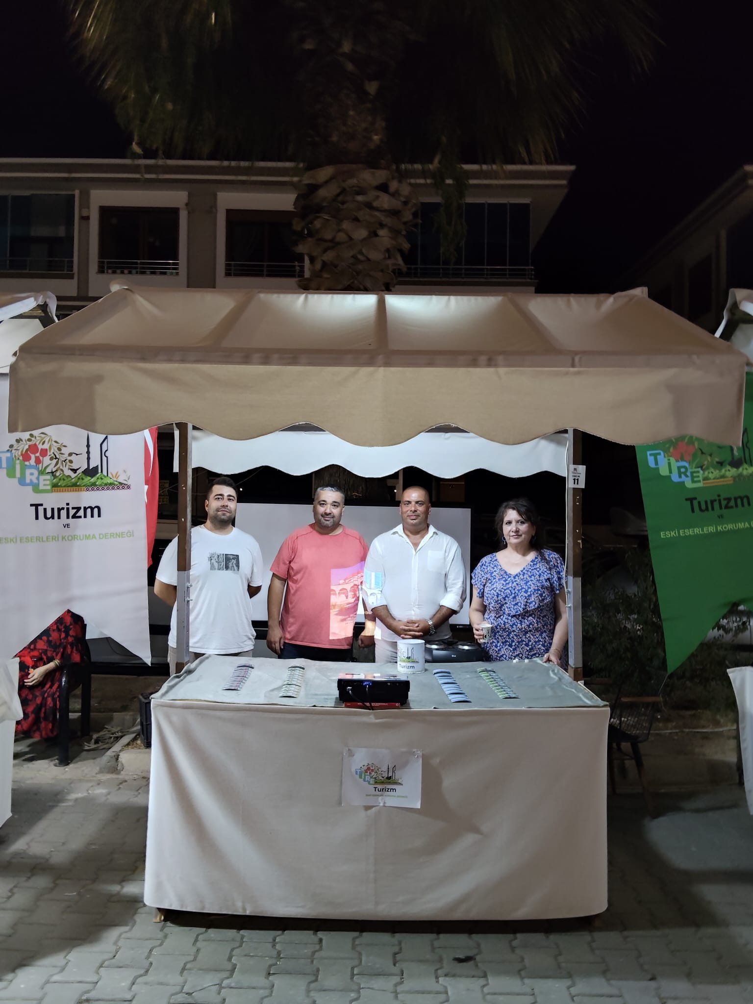 7f796f5d-8877-42c8-a9ab-e55bdf407992